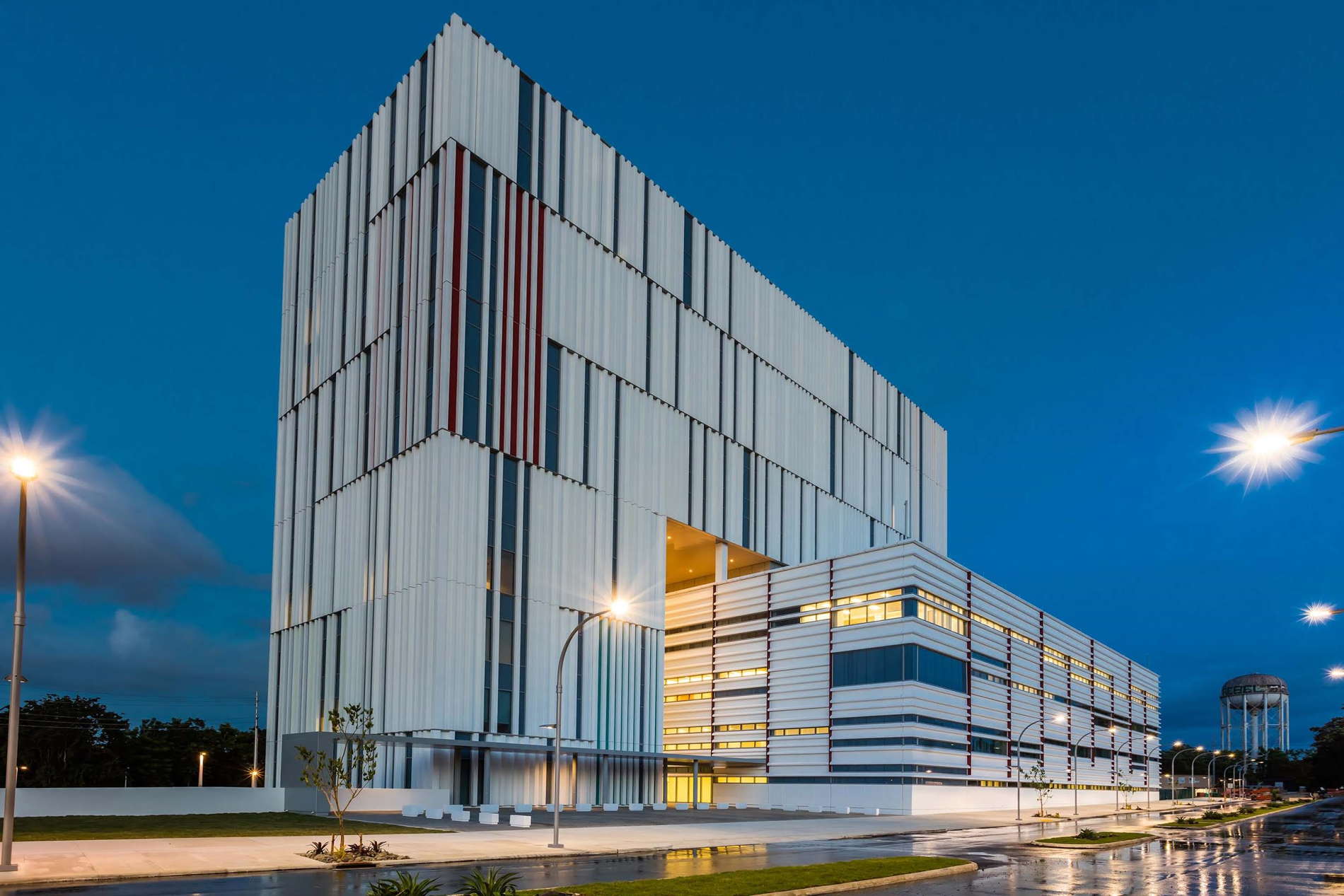 University of Puerto Rico Comprehensive Cancer Center facilities building F&R Construction Company